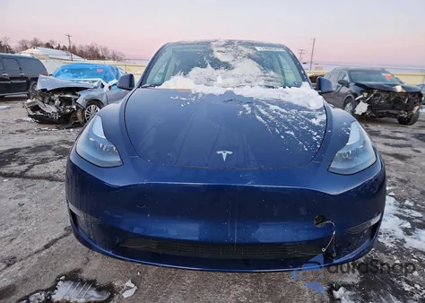 2024 Tesla Model Y from USA, damaged, VIN 7SAYGAEE2RF086213